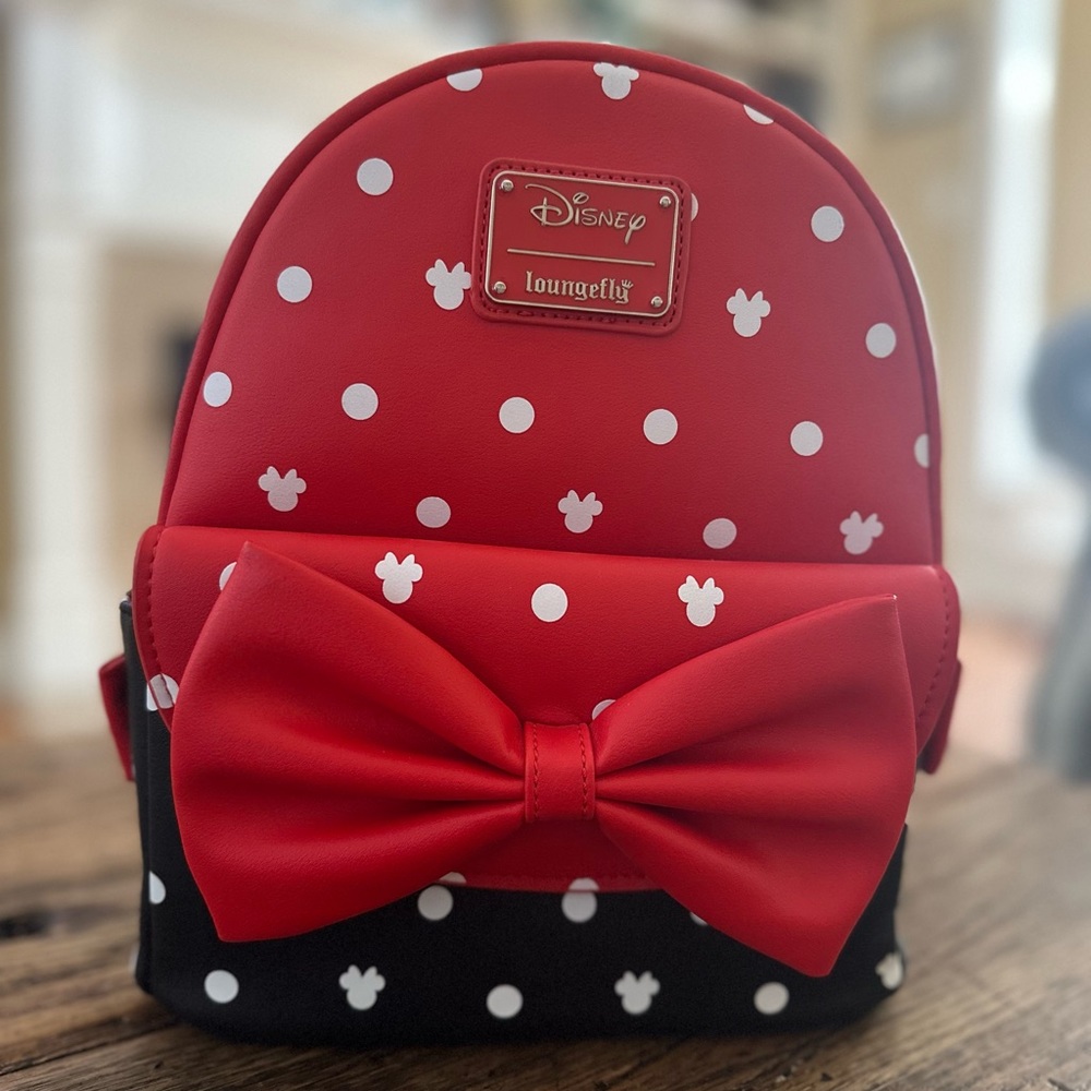 NWOT Disney Loungefly Minnie Mouse Mini Backpack